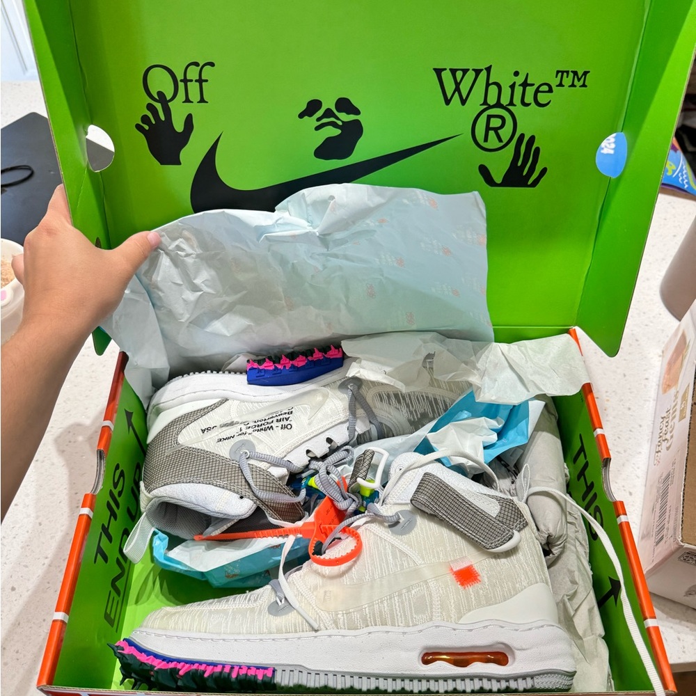 Nike Off White Shoe Collab. Brand new never been worn or even tried on!